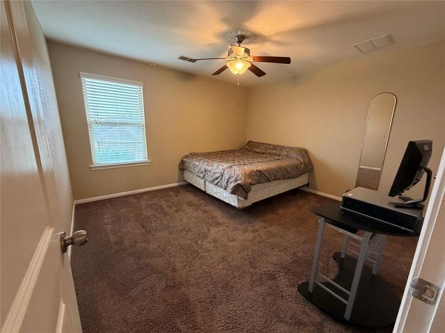 2704 Baywater Creek Lane, Pearland, TX 77089