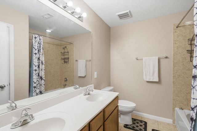 2704 Baywater Creek Lane, Pearland, TX 77089