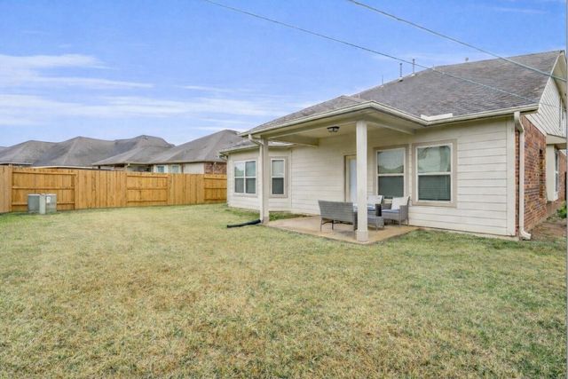 2704 Baywater Creek Lane, Pearland, TX 77089