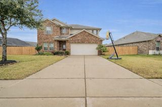 2704 Baywater Creek Lane, Pearland, TX 77089
