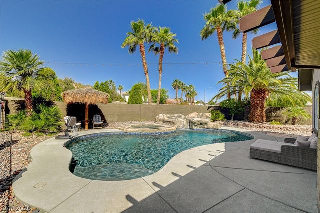 4535 Desert Bloom Court, Las Vegas, NV 89129