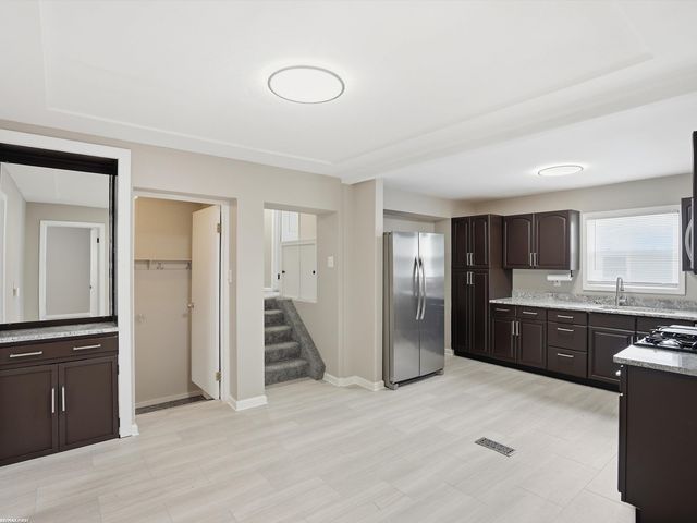 24306 Wagner Avenue, Warren, MI 48089