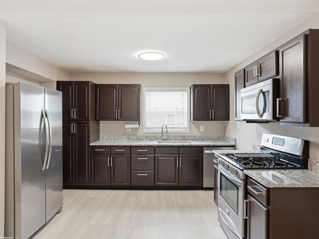 24306 Wagner Avenue, Warren, MI 48089