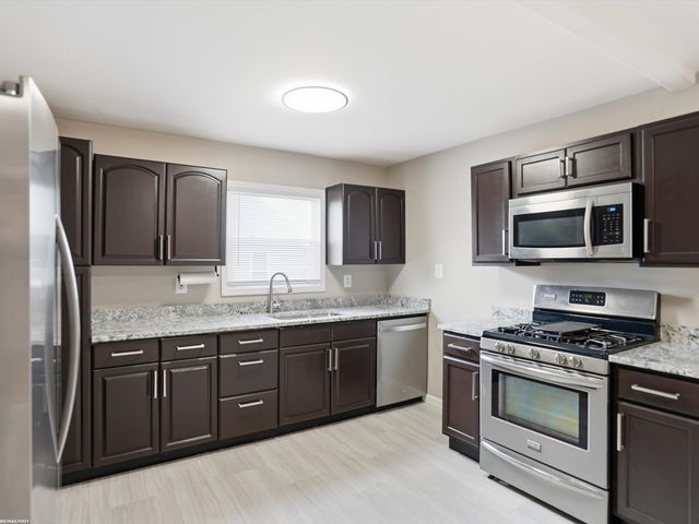 24306 Wagner Avenue, Warren, MI 48089