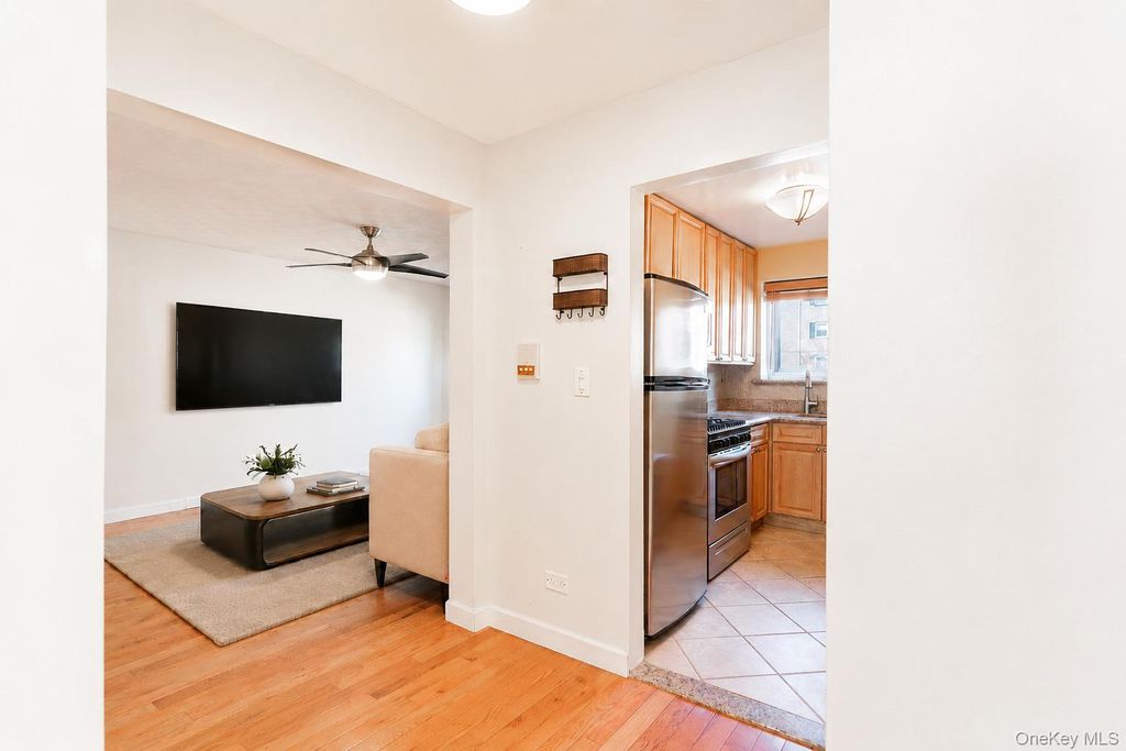 66-12 Grand Central Parkway 1B, Forest Hills, NY 11375 — photo 4