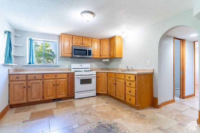1340 E OAKMONT LANE LN, Fruit Heights, UT 84037