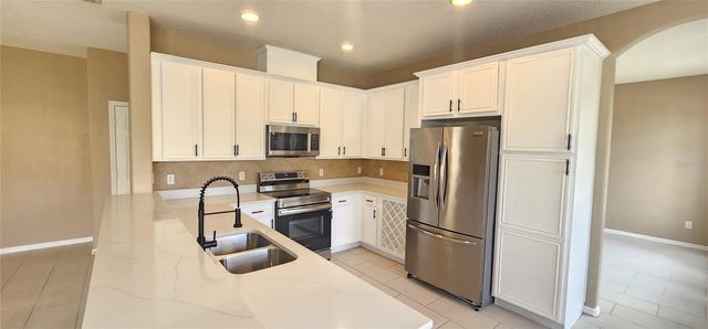 2827 SAND ARBOR CIRCLE, Orlando, FL 32824