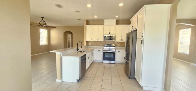 2827 SAND ARBOR CIRCLE, Orlando, FL 32824
