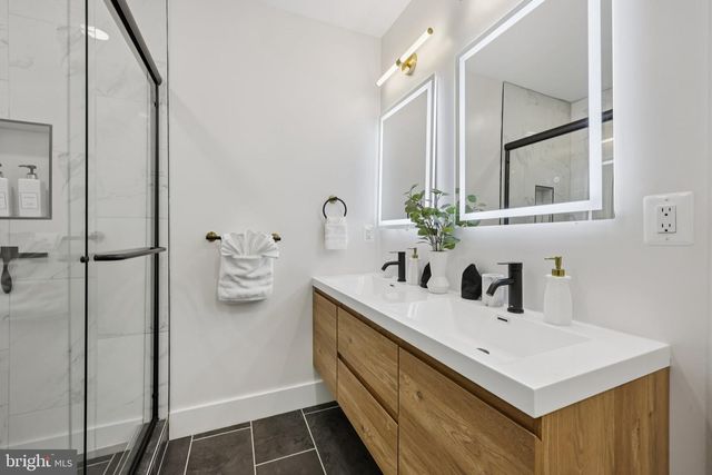 2604 4TH ST NE, Washington, DC 20002