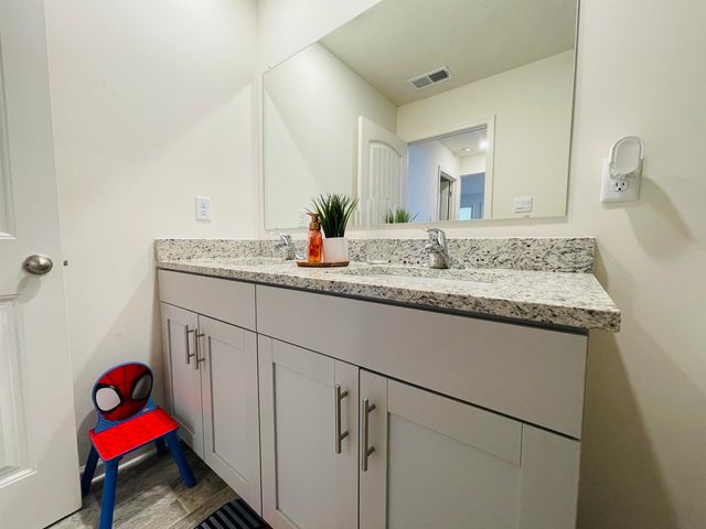 35 WITHERSPOON DR, Oakland, TN 38060