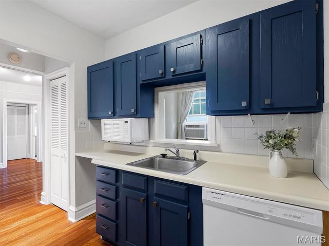 3438 Russell Boulevard 804, St Louis, MO 63104