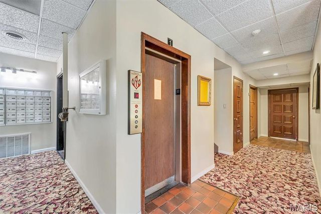 3438 Russell Boulevard 804, St Louis, MO 63104