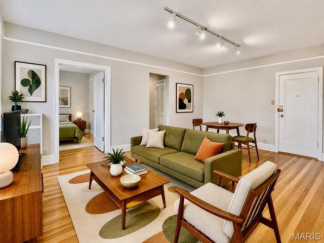 3438 Russell Boulevard 804, St Louis, MO 63104