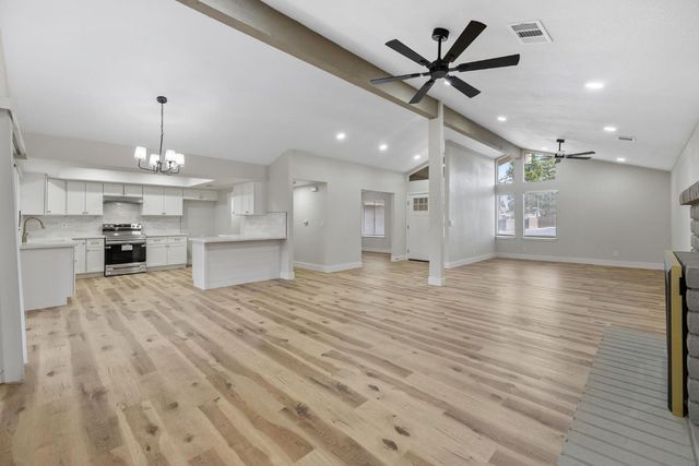 96 Burgan Avenue, Clovis, CA 93611