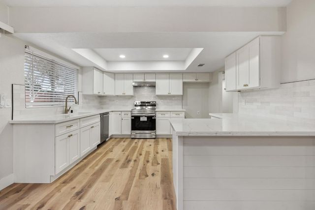 96 Burgan Avenue, Clovis, CA 93611