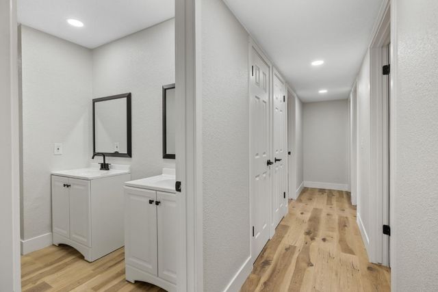 96 Burgan Avenue, Clovis, CA 93611