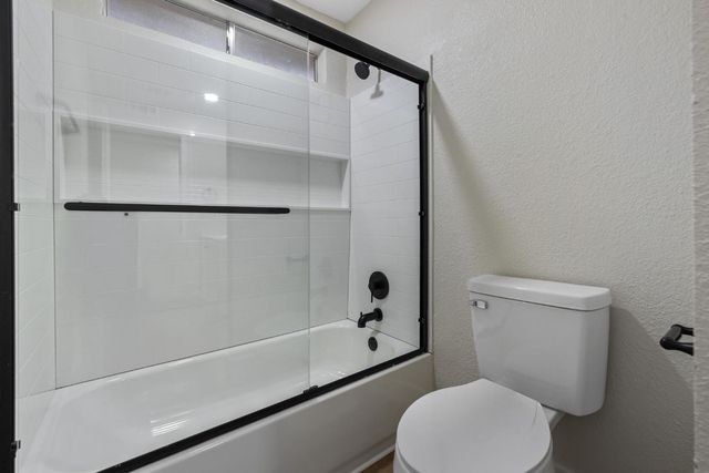 96 Burgan Avenue, Clovis, CA 93611