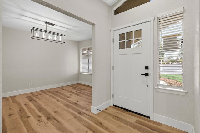 96 Burgan Avenue, Clovis, CA 93611