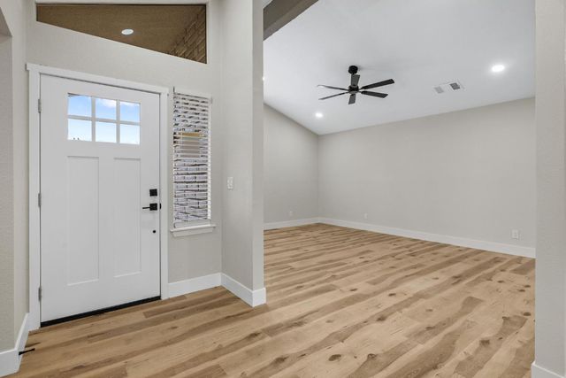 96 Burgan Avenue, Clovis, CA 93611