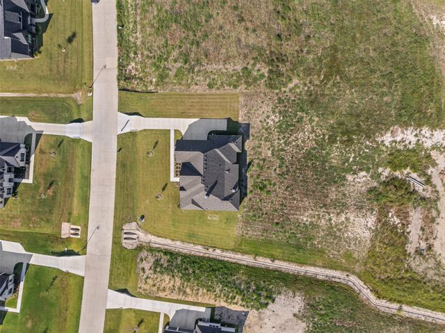 157 Aria Drive, Waxahachie, TX 75165