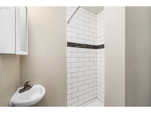 1299 6TH Ave, Seaside, OR 97138