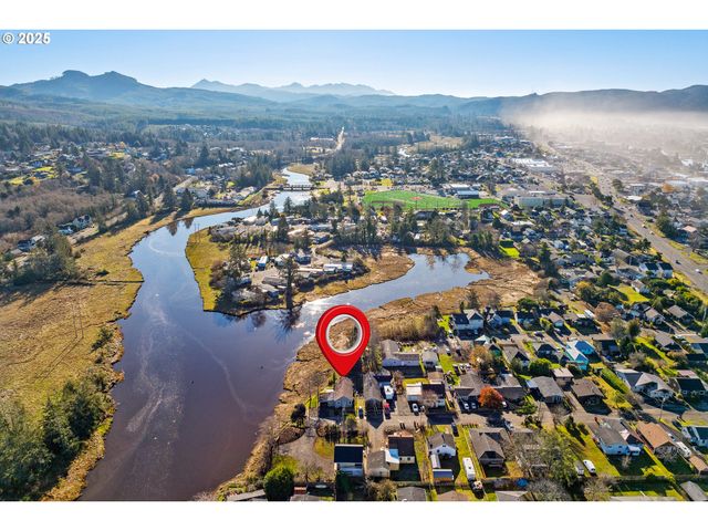 1299 6TH Ave, Seaside, OR 97138