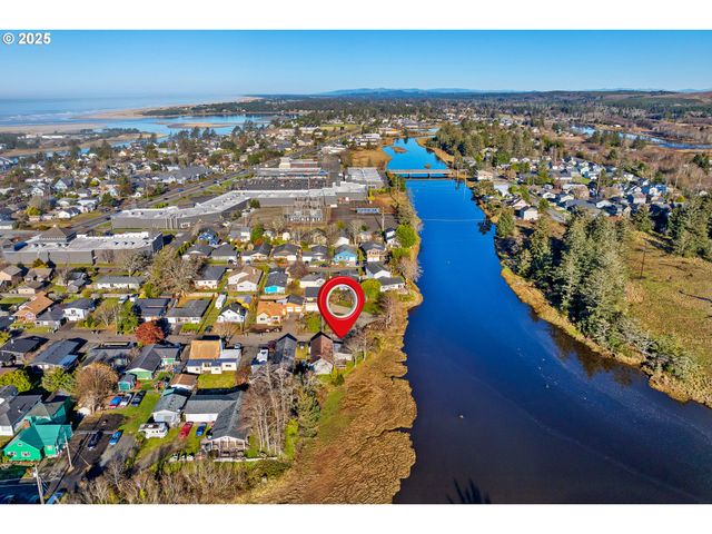 1299 6TH Ave, Seaside, OR 97138