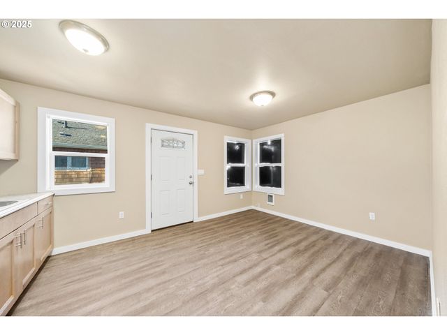 1299 6TH Ave, Seaside, OR 97138