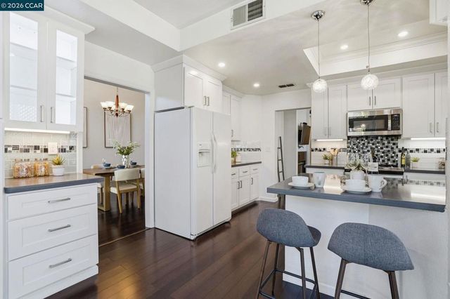 111 Lakeridge Ln, San Ramon, CA 94582