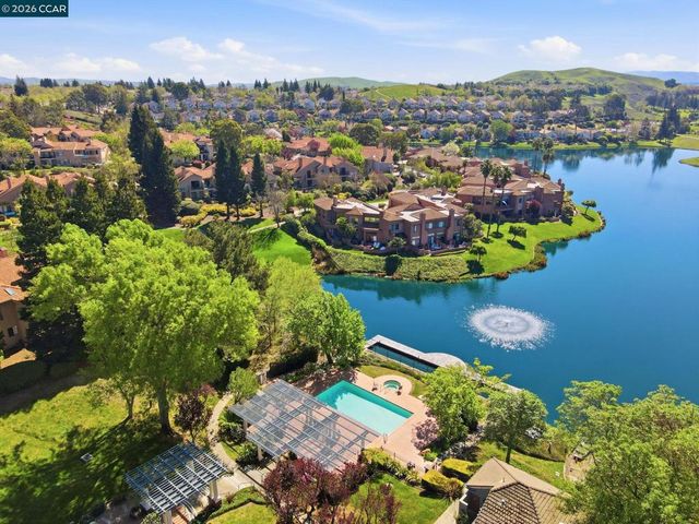 111 Lakeridge Ln, San Ramon, CA 94582