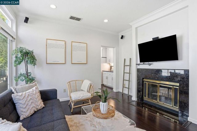 111 Lakeridge Ln, San Ramon, CA 94582