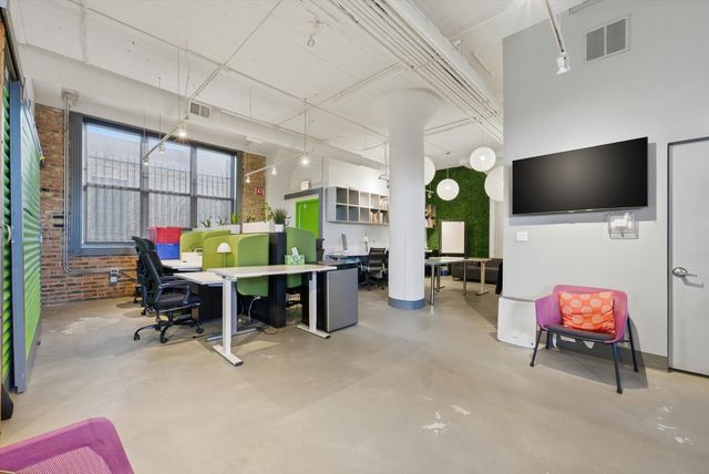 2675 W Grand Avenue, Chicago, IL 60612