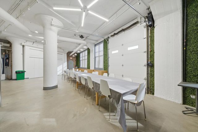 2675 W Grand Avenue, Chicago, IL 60612