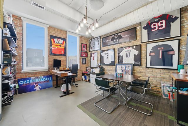 2675 W Grand Avenue, Chicago, IL 60612