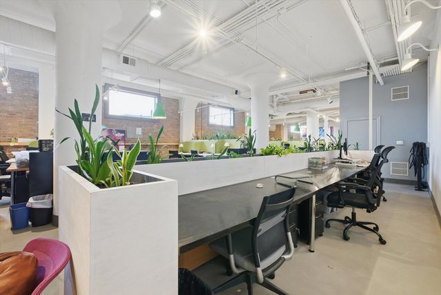 2675 W Grand Avenue, Chicago, IL 60612