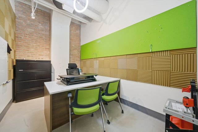 2675 W Grand Avenue, Chicago, IL 60612