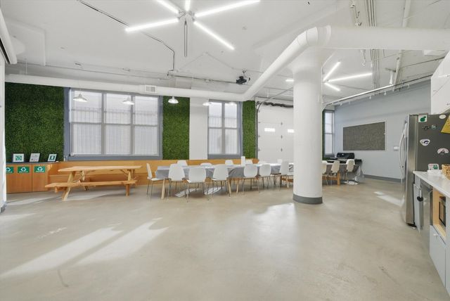 2675 W Grand Avenue, Chicago, IL 60612