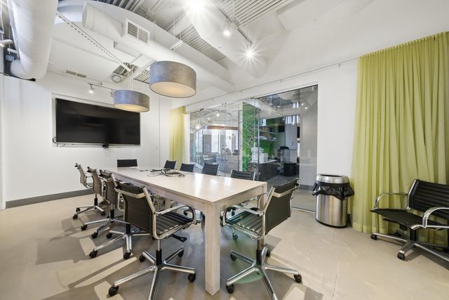2675 W Grand Avenue, Chicago, IL 60612