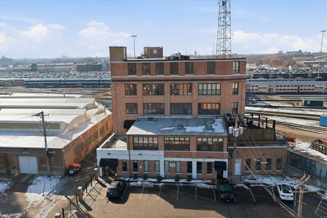 2675 W Grand Avenue, Chicago, IL 60612