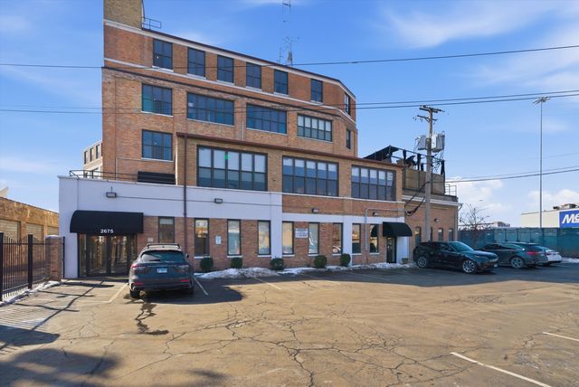 2675 W Grand Avenue, Chicago, IL 60612