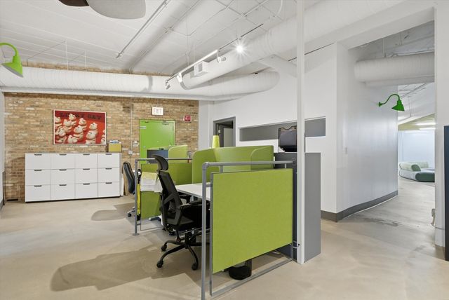 2675 W Grand Avenue, Chicago, IL 60612