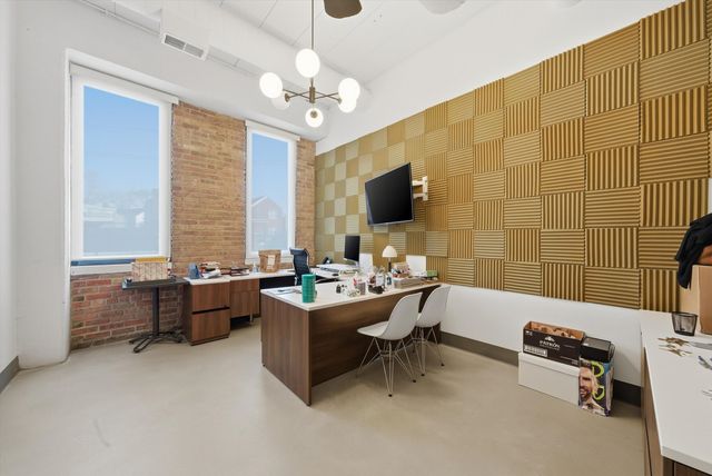 2675 W Grand Avenue, Chicago, IL 60612