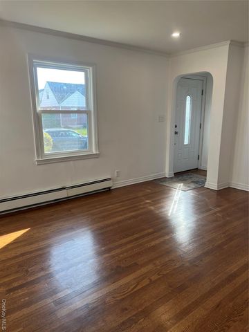 1016 Oaks Drive, Franklin Square, NY 11010