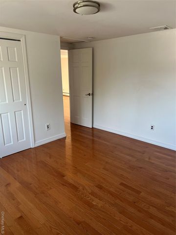 1016 Oaks Drive, Franklin Square, NY 11010