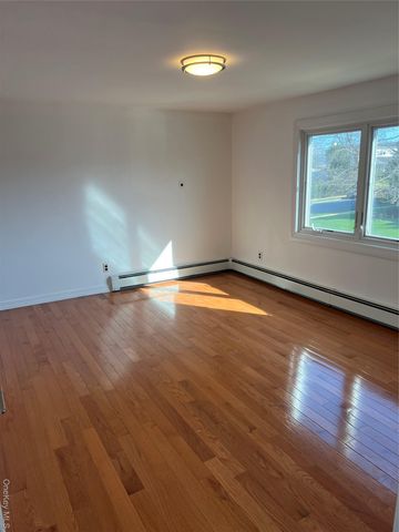 1016 Oaks Drive, Franklin Square, NY 11010