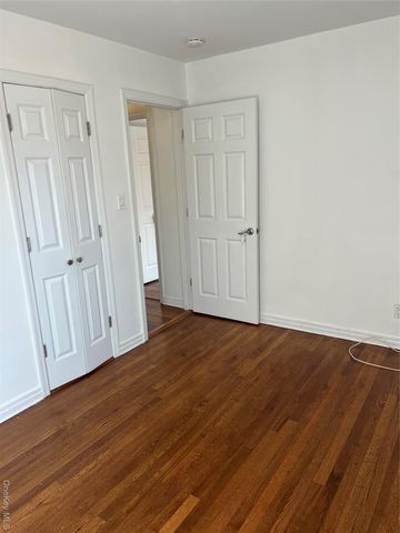 1016 Oaks Drive, Franklin Square, NY 11010