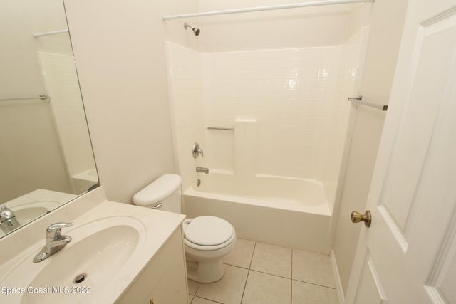 471 Hancock Street SW, Palm Bay, FL 32908