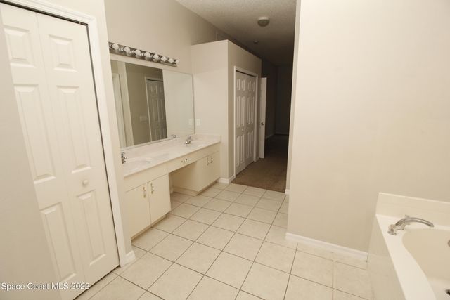 471 Hancock Street SW, Palm Bay, FL 32908