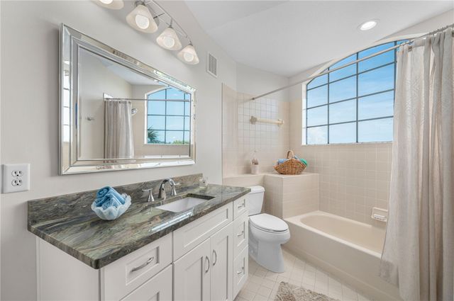 8735 Lakeside Boulevard 210, Vero Beach, FL 32963