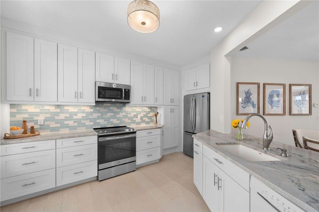 8735 Lakeside Boulevard 210, Vero Beach, FL 32963